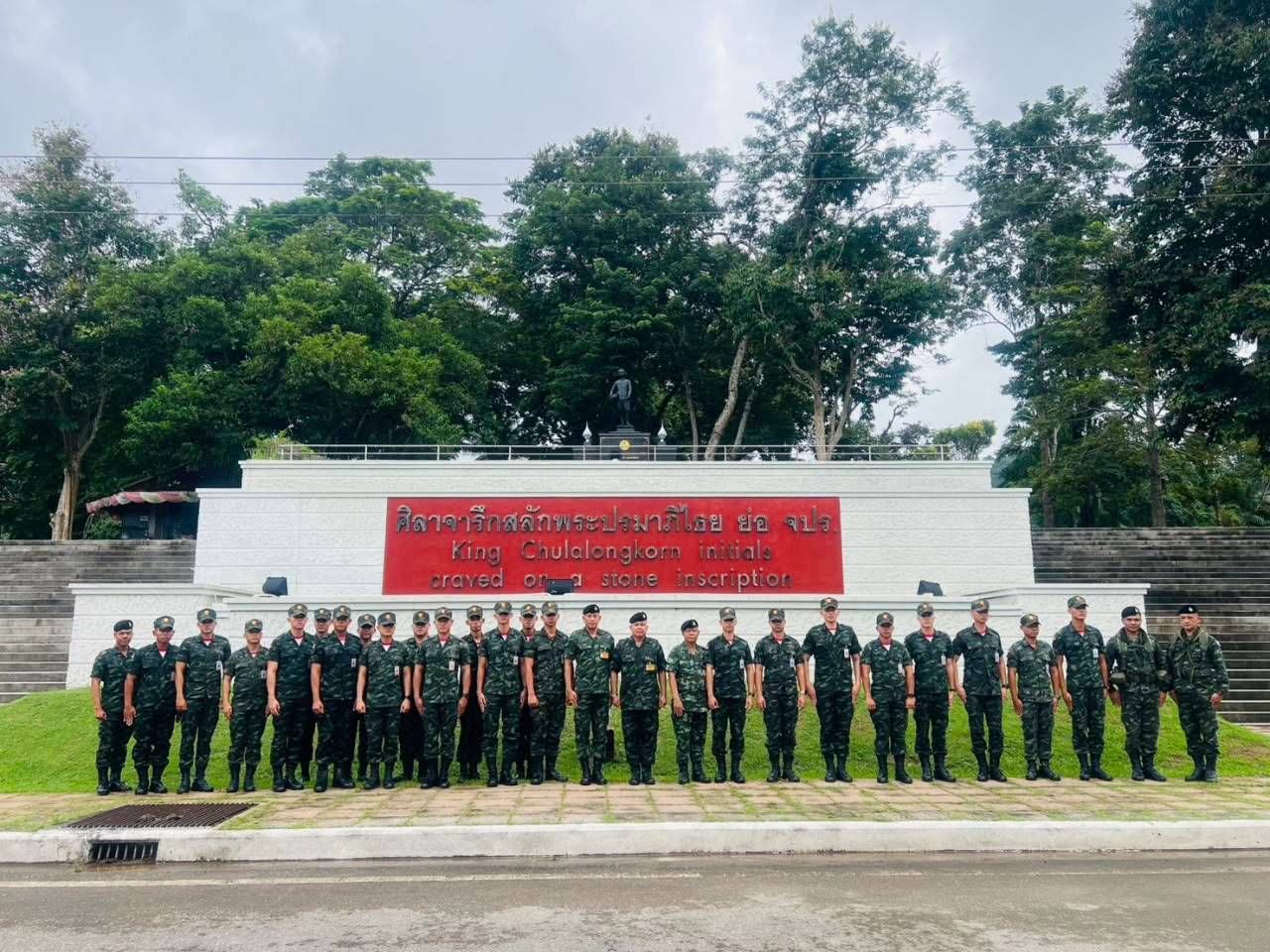 17 ส.ค. - 4 ก.ย. 69 / Students5VisitsAndPractical69 /การศึกษาดูงาน และฝึกปฏิบัติหน้าที่ในหน่วยทหาร ของนักเรียนนายร้อยชั้นปีที่ 5 ประจำปีการศึกษา 2569 เพื่อเป็นการเพิ่มพูนความรู้ด้านกิจการทหาร ภารกิจ การจัด การปฏิบัติงานของหน่วยต่างๆ การศึกษาสภาพภูมิประเทศ ความเป็นอยู่สถานการณ์ตามแนวชายแดนของประเทศ และเสริมสร้างประสบการณ์ก่อนที่นักเรียนนายร้อยจะสำเร็จการศึกษาออกไปรับราชการเป็นนายทหารสัญญาบัตรต่อไป โดยมีกำหนดศึกษาและดูงาน ตั้งแต่วันที่ 17 ส.ค. - 4 ก.ย. 69