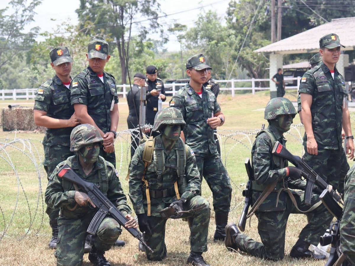 17 ส.ค. - 4 ก.ย. 69 / Students5VisitsAndPractical69 /การศึกษาดูงาน และฝึกปฏิบัติหน้าที่ในหน่วยทหาร ของนักเรียนนายร้อยชั้นปีที่ 5 ประจำปีการศึกษา 2569 เพื่อเป็นการเพิ่มพูนความรู้ด้านกิจการทหาร ภารกิจ การจัด การปฏิบัติงานของหน่วยต่างๆ การศึกษาสภาพภูมิประเทศ ความเป็นอยู่สถานการณ์ตามแนวชายแดนของประเทศ และเสริมสร้างประสบการณ์ก่อนที่นักเรียนนายร้อยจะสำเร็จการศึกษาออกไปรับราชการเป็นนายทหารสัญญาบัตรต่อไป โดยมีกำหนดศึกษาและดูงาน ตั้งแต่วันที่ 17 ส.ค. - 4 ก.ย. 69