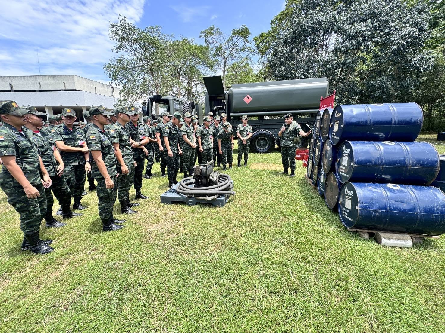 17 ส.ค. - 4 ก.ย. 69 / Students5VisitsAndPractical69 /การศึกษาดูงาน และฝึกปฏิบัติหน้าที่ในหน่วยทหาร ของนักเรียนนายร้อยชั้นปีที่ 5 ประจำปีการศึกษา 2569 เพื่อเป็นการเพิ่มพูนความรู้ด้านกิจการทหาร ภารกิจ การจัด การปฏิบัติงานของหน่วยต่างๆ การศึกษาสภาพภูมิประเทศ ความเป็นอยู่สถานการณ์ตามแนวชายแดนของประเทศ และเสริมสร้างประสบการณ์ก่อนที่นักเรียนนายร้อยจะสำเร็จการศึกษาออกไปรับราชการเป็นนายทหารสัญญาบัตรต่อไป โดยมีกำหนดศึกษาและดูงาน ตั้งแต่วันที่ 17 ส.ค. - 4 ก.ย. 69