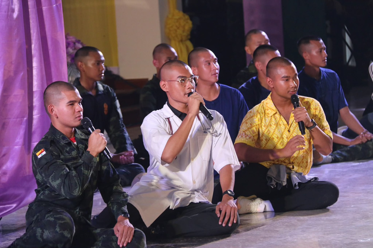 พิธีถวายพระพรชัยมงคลฯ และงานเลี้ยงปิดภาคการฝึกของ นนร. ประจำปีการศึกษา 2568
เมื่อ วันที่ 31 มี.ค. 69 เวลา 17.00  ณ โรงเลี้ยง นนร.
พลเอกหญิง สมเด็จพระกนิษฐาธิราชเจ้า กรมสมเด็จพระเทพรัตนราชสุดาฯ สยามบรมราชกุมารี เสด็จฯ ทรงร่วมงานเลี้ยงปิดภาคการฝึกของนักเรียนนายร้อย โรงเรียนนายร้อยพระจุลจอมเกล้า ประจำปีการศึกษา 2568
โอกาสนี้ทรงร่วมกิจกรรมของนักเรียนนายร้อย ที่นำความรู้จากการเรียน และประสบการณ์จากการฝึกภาคสนาม มาสร้างสรรค์ในรูปแบบเกมส์ที่สนุกและเข้าใจง่าย พร้อมทั้งการจัดงานเลี้ยงปิดภาคเรียนครั้งนี้ เพื่อถวายพระพรชัยมงคล พลเอกหญิง สมเด็จพระกนิษฐาธิราชเจ้า กรมสมเด็จพระเทพรัตนราชสุดาฯ สยามบรมราชกุมารี เนื่องในโอกาสวันคล้ายวันพระราชสมภพ 2 เมษายน 2569 รวมไปถึงให้นักเรียนนายร้อยได้พบปะสังสรรค์หลังสำเร็จการฝึกและศึกษา ณ ศูนย์การทหาร และหน่วยต่างๆตลอดทั้งปี