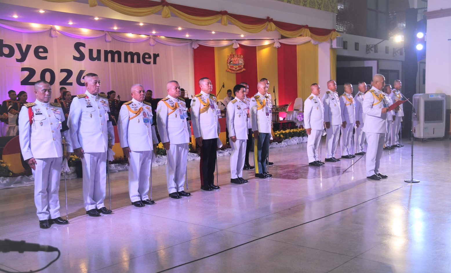 พิธีถวายพระพรชัยมงคลฯ และงานเลี้ยงปิดภาคการฝึกของ นนร. ประจำปีการศึกษา 2568
เมื่อ วันที่ 31 มี.ค. 69 เวลา 17.00  ณ โรงเลี้ยง นนร.
พลเอกหญิง สมเด็จพระกนิษฐาธิราชเจ้า กรมสมเด็จพระเทพรัตนราชสุดาฯ สยามบรมราชกุมารี เสด็จฯ ทรงร่วมงานเลี้ยงปิดภาคการฝึกของนักเรียนนายร้อย โรงเรียนนายร้อยพระจุลจอมเกล้า ประจำปีการศึกษา 2568
โอกาสนี้ทรงร่วมกิจกรรมของนักเรียนนายร้อย ที่นำความรู้จากการเรียน และประสบการณ์จากการฝึกภาคสนาม มาสร้างสรรค์ในรูปแบบเกมส์ที่สนุกและเข้าใจง่าย พร้อมทั้งการจัดงานเลี้ยงปิดภาคเรียนครั้งนี้ เพื่อถวายพระพรชัยมงคล พลเอกหญิง สมเด็จพระกนิษฐาธิราชเจ้า กรมสมเด็จพระเทพรัตนราชสุดาฯ สยามบรมราชกุมารี เนื่องในโอกาสวันคล้ายวันพระราชสมภพ 2 เมษายน 2569 รวมไปถึงให้นักเรียนนายร้อยได้พบปะสังสรรค์หลังสำเร็จการฝึกและศึกษา ณ ศูนย์การทหาร และหน่วยต่างๆตลอดทั้งปี