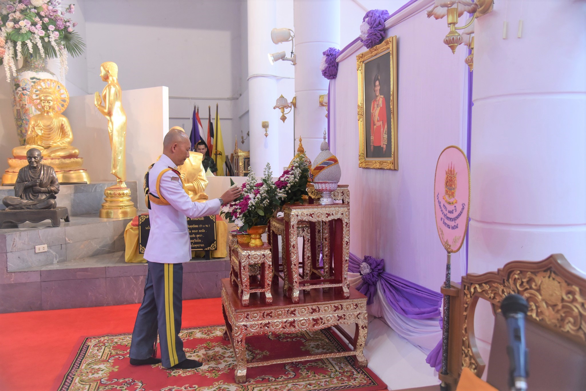 วันที่ 1 เม.ย. 69 /905MakeMeritHBD
กิจกรรมเฉลิมพระเกียรติ พลเอกหญิง สมเด็จพระกนิษฐาธิราชเจ้า กรมสมเด็จพระเทพรัตนราชสุดาฯ สยามบรมราชกุมารี เนื่องในโอกาสวันคล้ายวันพระราชสมภพ 2 เมษายน 2569
เมื่อ วันที่ 1 เม.ย. 69 เวลา 07.00 น. โรงเรียนนายร้อยพระจุลจอมเกล้า จัดกิจกรรมเฉลิมพระเกียรติ พลเอกหญิง สมเด็จพระกนิษฐาธิราชเจ้า กรมสมเด็จพระเทพรัตนราชสุดาฯ สยามบรมราชกุมารี โดยมีพิธีถวายพระพร ถวายราชสักการะ การเจริญพระพุทธมนต์ และทำบุญตักบาตรพระสงฆ์ ถวายเป็นพระราชกุศล เนื่องในโอกาสวันคล้ายวันพระราชสมภพ 2 เมษายน 2569 ณ พุทธศาสนสถาน รร.จปร.