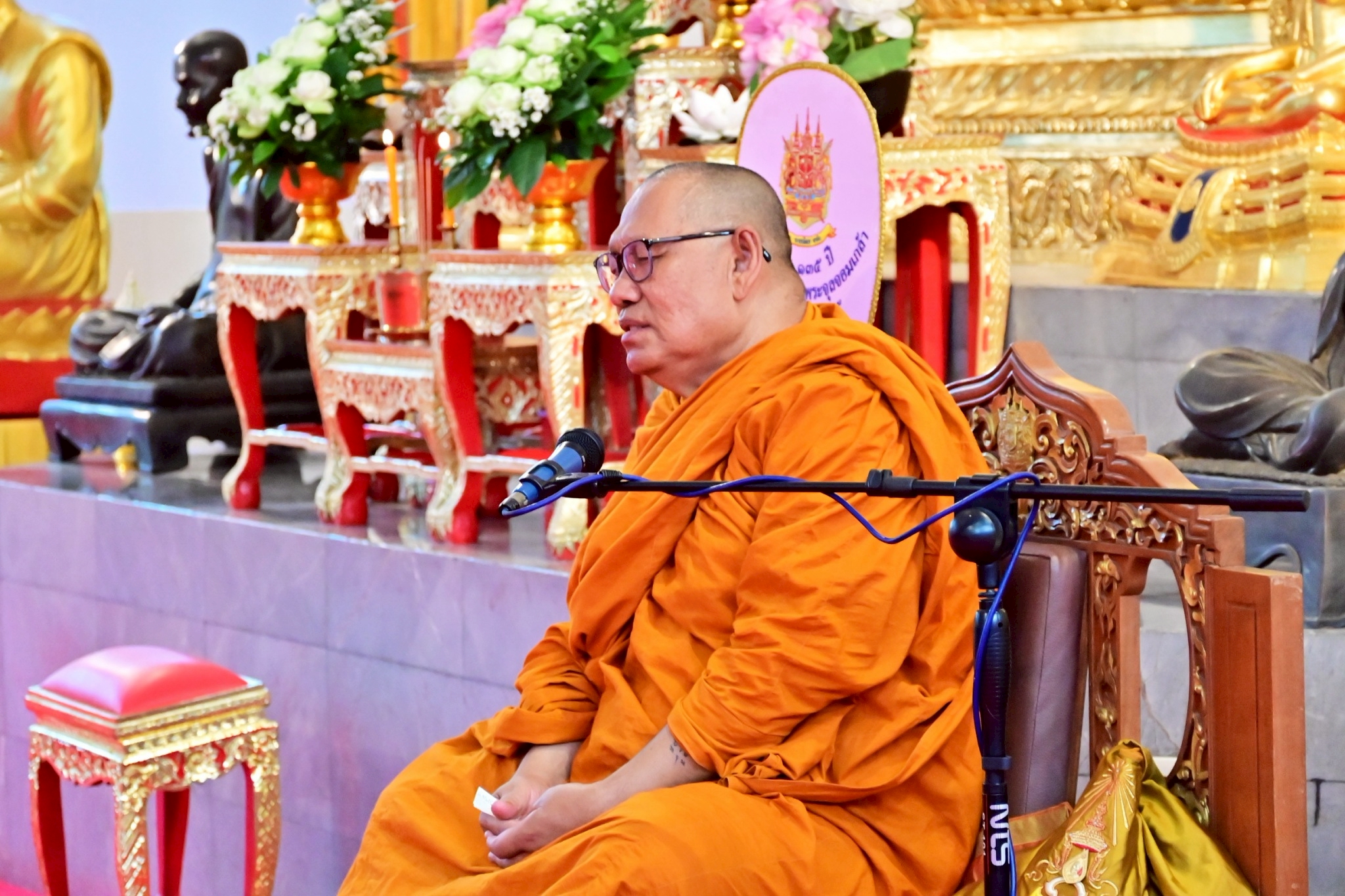 วันที่ 7 เม.ย. 69 /songkran2569
กิจกรรมสรงน้ำพระพุทธรูป และสรงน้ำพระสงฆ์ เพื่อสืบสานประเพณีสงกรานต์ไทย เนื่องในโอกาสเทศกาลสงกรานต์ ประจำปี 2569

เมื่อ วันที่ 7 เม.ย. 69 เวลา 08.00 น. พลตรี ศรัณย์ภัทร พลศรี ผู้อำนวยการ ส่วนวิชาทหาร โรงเรียนนายร้อยพระจุลจอมเกล้า นำกำลังพลฯ เข้าร่วมจัดกิจกรรม สรงน้ำพระพุทธรูป และสรงน้ำพระสงฆ์ เพื่อความเป็นสิริมงคลแก่กำลังพล และครอบครัว เนื่องในโอกาสเทศกาลวันสงกรานต์ ประจำปี 2569 ณ พุทธศาสนสถาน โรงเรียนนายร้อยพระจุลจอมเกล้า โดยมี พลโท อาจิณ ปัทมจิตร ผู้บัญชาการโรงเรียนนายร้อยพระจุลจอมเกล้า เป็นประธานในพิธี