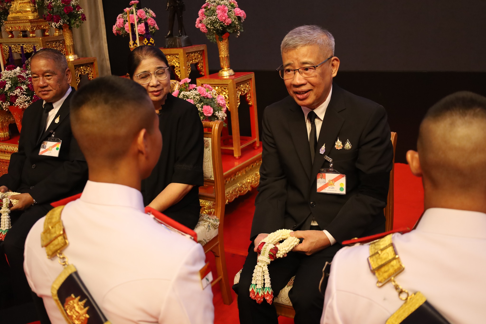 28 พ.ค. 69 /TeacherDay69 / พิธีมุทิตาจิตแด่อดีตครู อาจารย์ รร.จปร. (วันไหว้ครู) ประจำปีการศึกษา 2569 เพื่อเป็นการแสดงความกตัญญูกตเวทีและความเคารพต่อครู อาจารย์ ผู้ประสิทธิ์ประสาทวิชาความรู้ เป็นโอกาสที่ศิษย์จะได้ขอขมาที่เคยล่วงเกินด้วยวาจาหรือกระทำผิดต่อครูอาจารย์ ทั้งต่อหน้าและลับหลัง พร้อมรำลึกถึงพระคุณ ของครู อาจารย์ รร.จปร. ทั้งในอดีตและปัจจุบัน