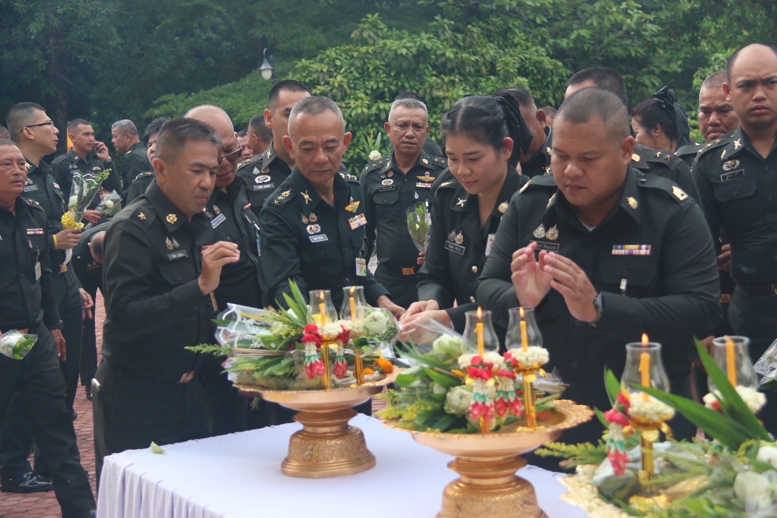 29 พ.ค. 69 /Visakhabucha69/ เนื่องในวันวิสาขบูชาโรงเรียนนายร้อยพระจุลจอมเกล้า จัดกิจกรรมเวียนเทียน ฟังธรรม ณ พุทธศาสนสถานโรงเรียนนายร้อยพระจุลจอมเกล้า นำโดย ผู้บัญชาการโรงเรียนนายร้อยพระจุลจอมเกล้า พร้อมด้วย ผู้อำนวยการส่วนวิชาทหาร นายทหารชั้นผู้ใหญ่ และกำลังพล โรงเรียนนายร้อยพระจุลจอมเกล้าเข้าร่วมพิธี