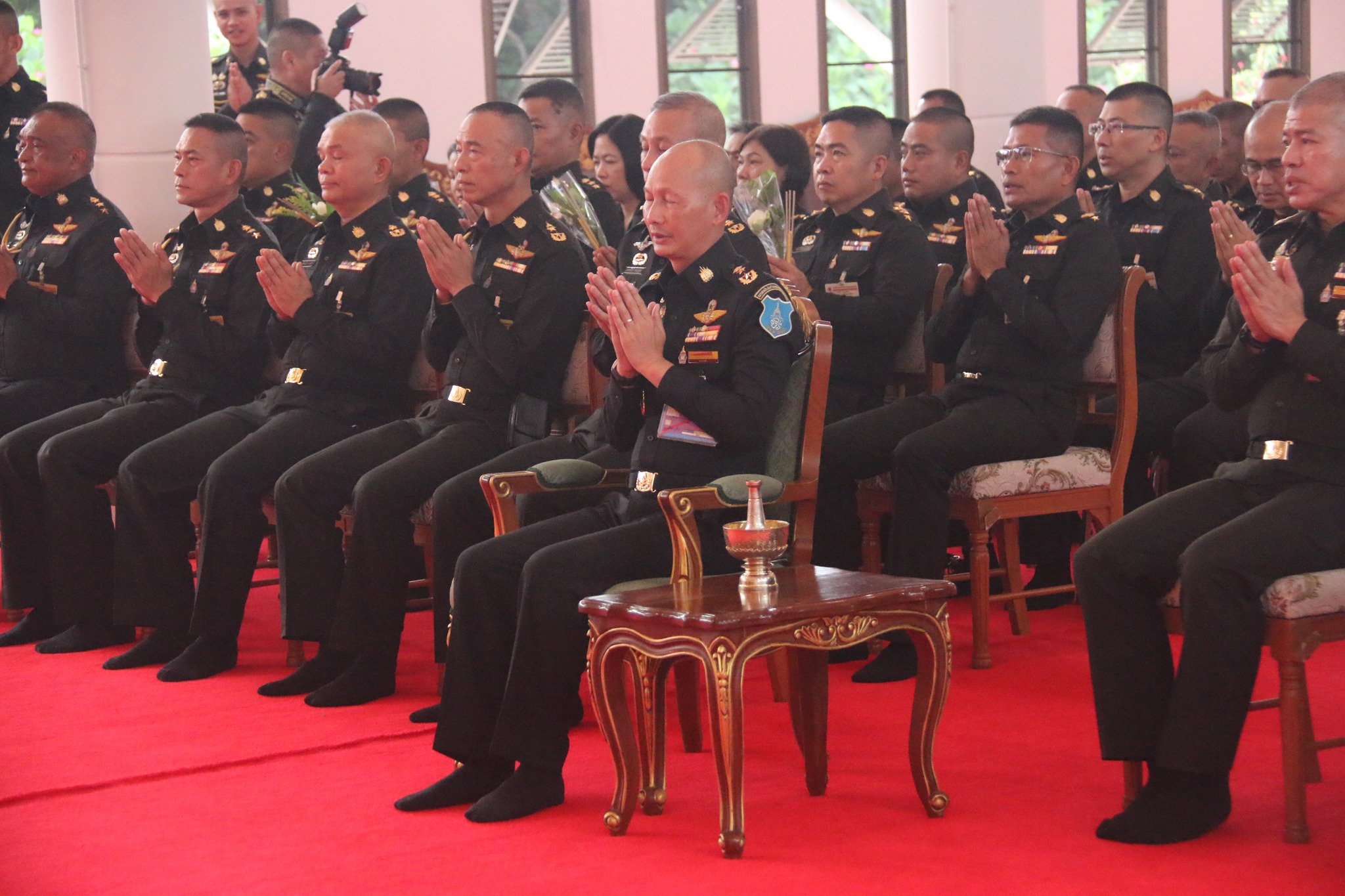29 พ.ค. 69 /Visakhabucha69/ เนื่องในวันวิสาขบูชาโรงเรียนนายร้อยพระจุลจอมเกล้า จัดกิจกรรมเวียนเทียน ฟังธรรม ณ พุทธศาสนสถานโรงเรียนนายร้อยพระจุลจอมเกล้า นำโดย ผู้บัญชาการโรงเรียนนายร้อยพระจุลจอมเกล้า พร้อมด้วย ผู้อำนวยการส่วนวิชาทหาร นายทหารชั้นผู้ใหญ่ และกำลังพล โรงเรียนนายร้อยพระจุลจอมเกล้าเข้าร่วมพิธี