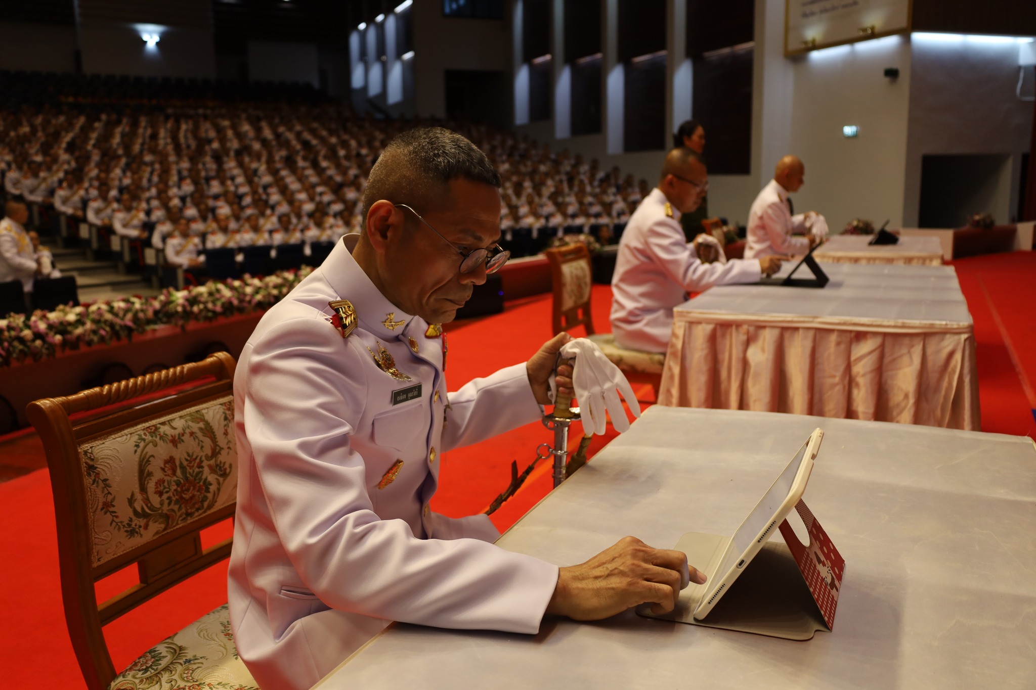 2 มิ.ย. 69/QueenSutida69/ กิจกรรมเฉลิมพระเกียรติ เนื่องในโอกาสวันมหามงคลเฉลิมพระชนมพรรษา 4 รอบ สมเด็จพระนางเจ้าสุทิดา พัชรสุธาพิมลลักษณ พระบรมราชินี 3 มิถุนายน 2569 โดยมีพิธีเจริญพระพุทธมนต์ พิธีถวายเครื่องราชสักการะ ถวายราชสดุดี และพิธีลงนามถวายพระพรชัยมงคล เพื่อเป็นการแสดงความจงรักภักดี สำนึกในพระมหากรุณาธิคุณ และเฉลิมฉลองเนื่องในโอกาสวันคล้ายวันพระราชสมภพ น้อมสำนึกในพระมหากรุณาธิคุณ โดยมุ่งเน้นการบำเพ็ญสาธารณประโยชน์ อาทิ กิจกรรมจิตอาสา การบริจาคโลหิต การปลูกป่า เป็นต้น